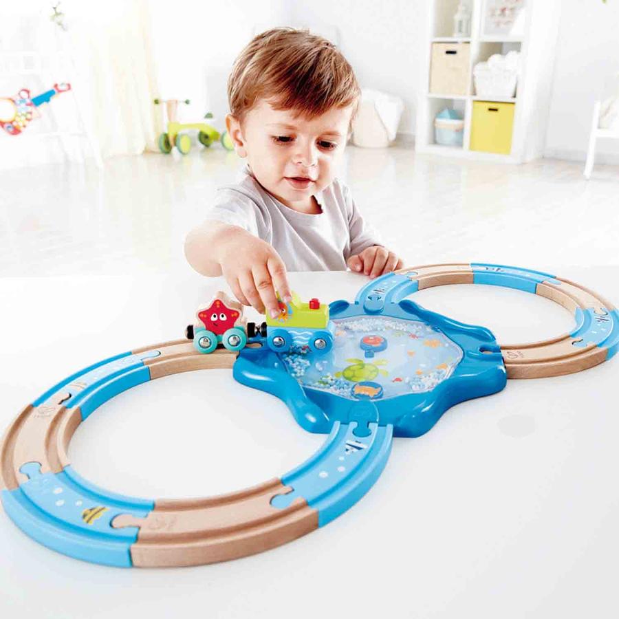 Undersea Figure 8 Train